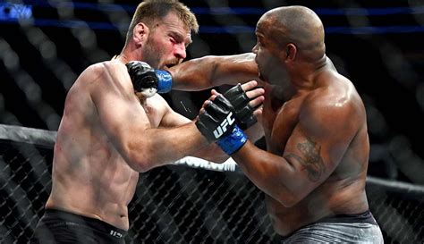 UFC 241: Daniel Cormier vs. Stipe Miocic 2 play.
